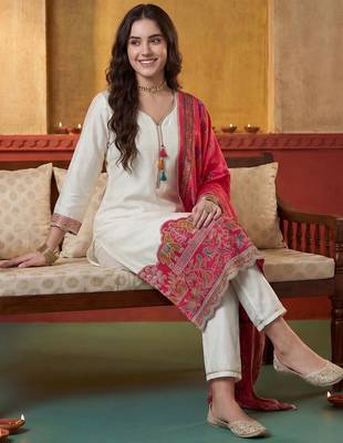 Women Ethnic Motifs Printed Regular Thread Work Kurta with Trousers & With Dupatta 1
