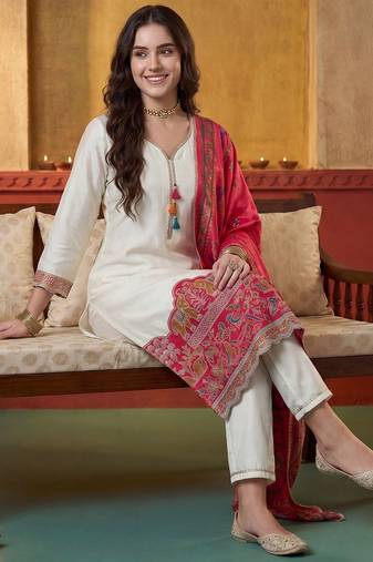 Women Ethnic Motifs Printed Thread Work Kurta with Trousers & With Dupatta