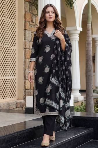 Women Floral Printed Sequinned Cotton Kurta with Trousers & With Dupatta