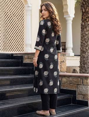 Women Floral Printed Regular Sequinned  Cotton Kurta with Trousers & With Dupatta 3