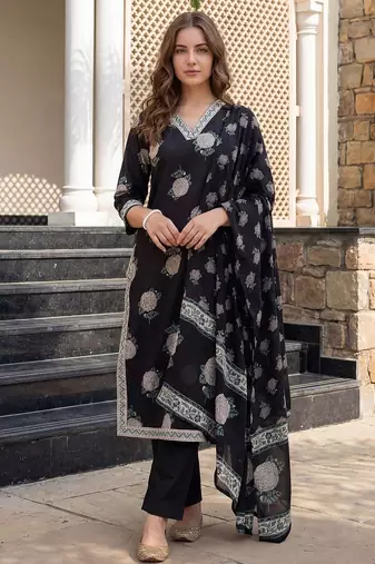 Women Floral Printed Regular Sequinned  Cotton Kurta with Trousers & With Dupatta