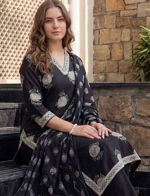 Women Floral Printed Regular Sequinned  Cotton Kurta with Trousers & With Dupatta 5