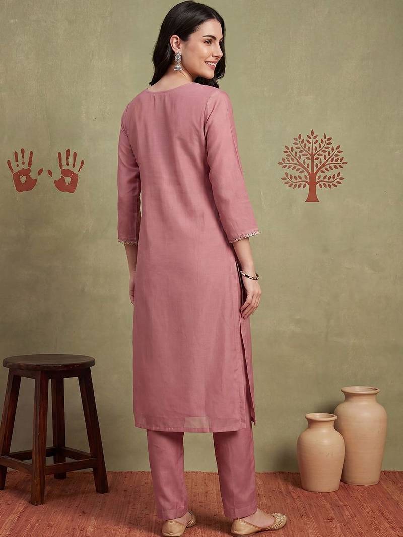 Women Floral Embroidered Regular Thread Work Kurta with Trousers & With Dupatta