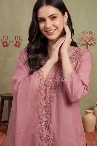 Women Floral Embroidered Regular Thread Work Kurta with Trousers & With Dupatta