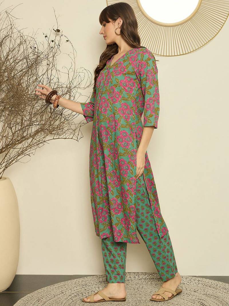 Women Ethnic Motifs Printed  Cotton Kurta with Trouser