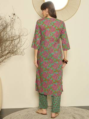 Women Ethnic Motifs Printed  Cotton Kurta with Trouser 4