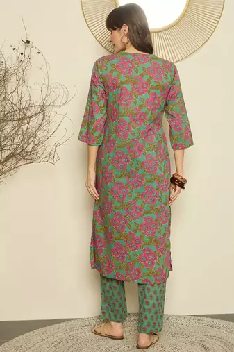 Women Ethnic Motifs Printed  Cotton Kurta with Trouser