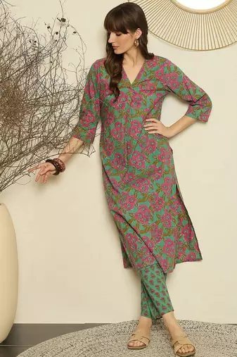 Women Ethnic Motifs Printed  Cotton Kurta with Trouser