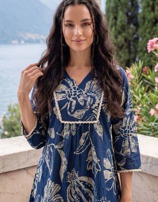 Women Floral Printed Empire  Cotton Kurti with Trousers 2