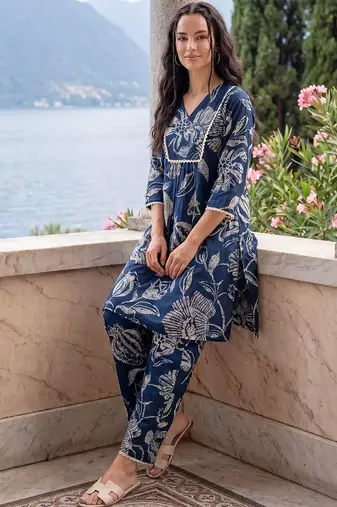 Women Floral Printed Empire  Cotton Kurti with Trousers