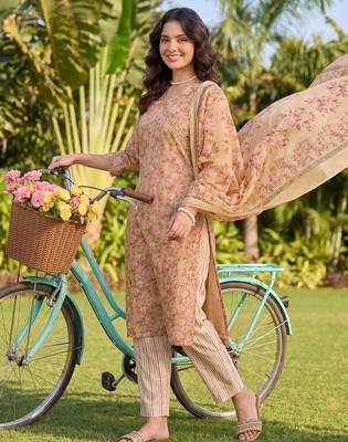 Women Floral Printed Regular  Cotton Kurta with Trousers & With Dupatta 2