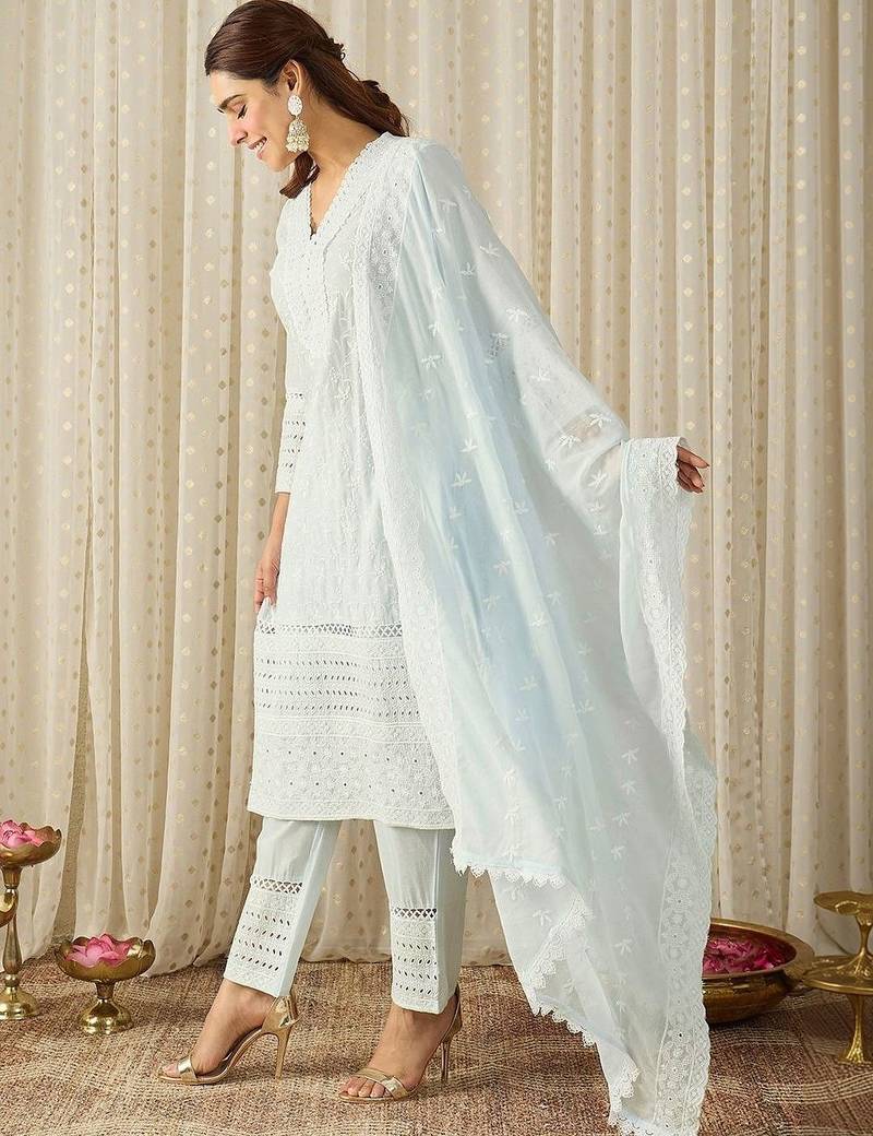 Women Ethnic Motifs Embroidered Regular Thread Work  Cotton Kurta with Trousers & With Dupatta