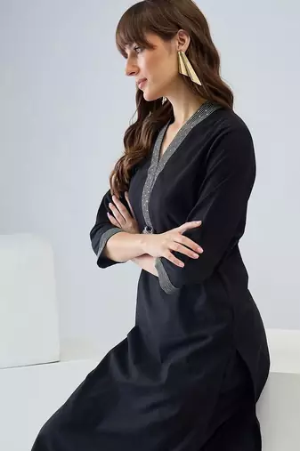 Women Regular Thread Work Kurta with Trousers