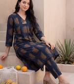 Women Printed Regular Kurta with Trousers