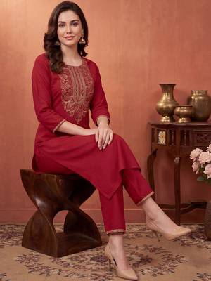 Women Ethnic Motifs Embroidered Regular Thread Work  Cotton Kurta with Trousers 1
