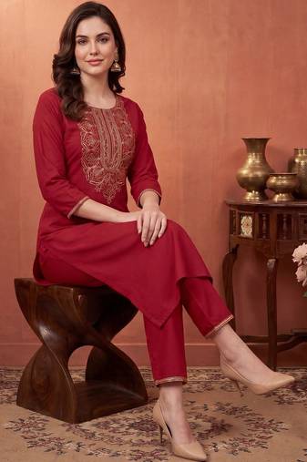 Women Ethnic Motifs Embroidered Regular Thread Work  Cotton Kurta with Trousers