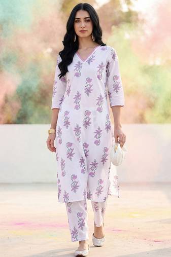 Floral Printed V-Neck  Cotton Kurta With Trousers
