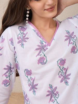 Floral Printed V-Neck  Cotton Kurta With Trousers 3