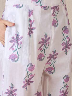Floral Printed V-Neck  Cotton Kurta With Trousers 4
