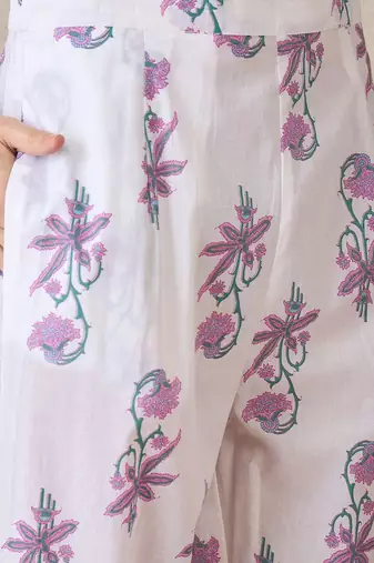 Floral Printed V-Neck  Cotton Kurta With Trousers