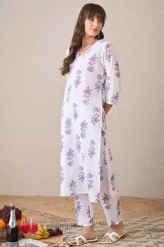 Floral Printed V-Neck  Cotton Kurta With Trousers
