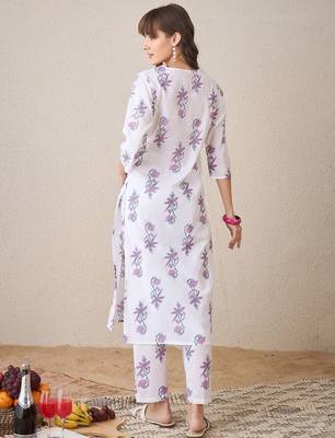 Floral Printed V-Neck  Cotton Kurta With Trousers 6