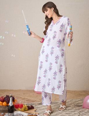 Floral Printed V-Neck  Cotton Kurta With Trousers 7