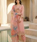 Women Floral Embroidered Regular Thread Work Kurta with Trousers & With Dupatta