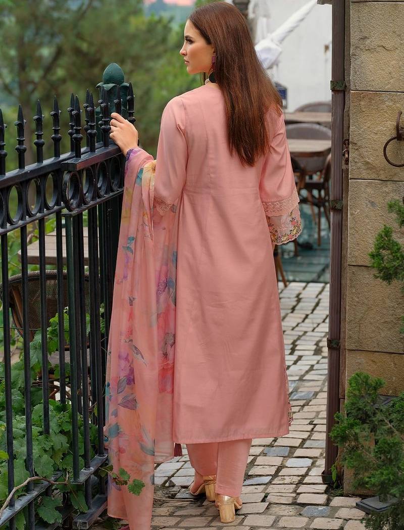 Women Floral Embroidered Regular Thread Work Kurta with Trousers & With Dupatta