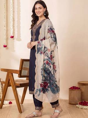 Women Ethnic Motifs Embroidered Regular Thread Work Kurta with Patiala & With Dupatta 4