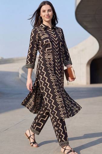 Women Printed Regular  Cotton Kurta with Trousers