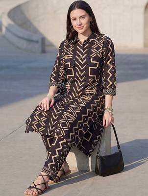 Women Printed Regular  Cotton Kurta with Trousers 5