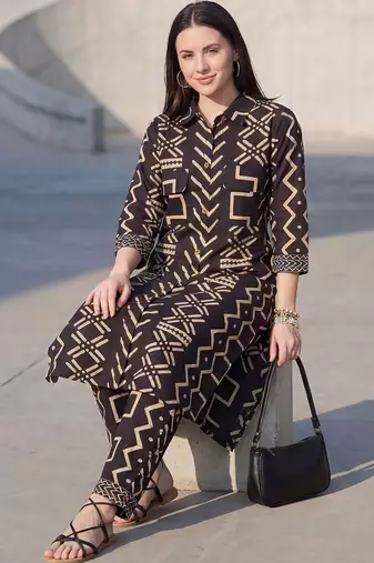 Women Printed Regular  Cotton Kurta with Trousers