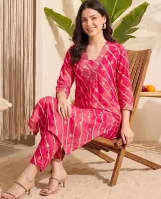 Women Leheriya Printed Regular Kurta with Trousers 4