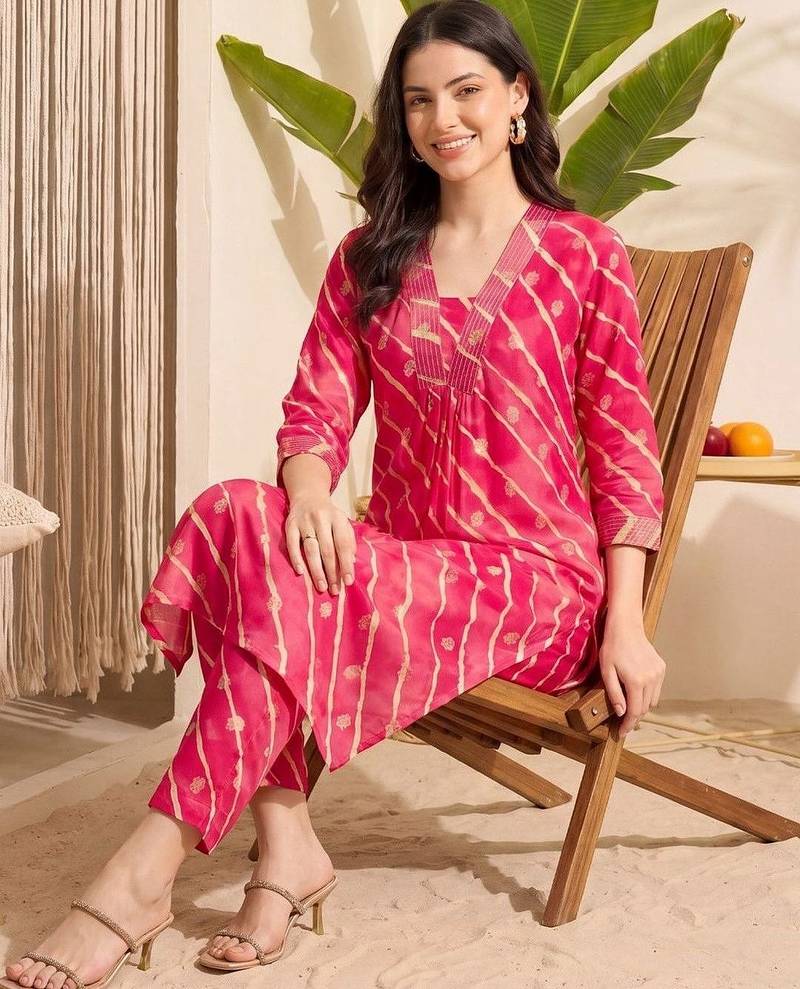 Women Leheriya Printed Regular Kurta with Trousers
