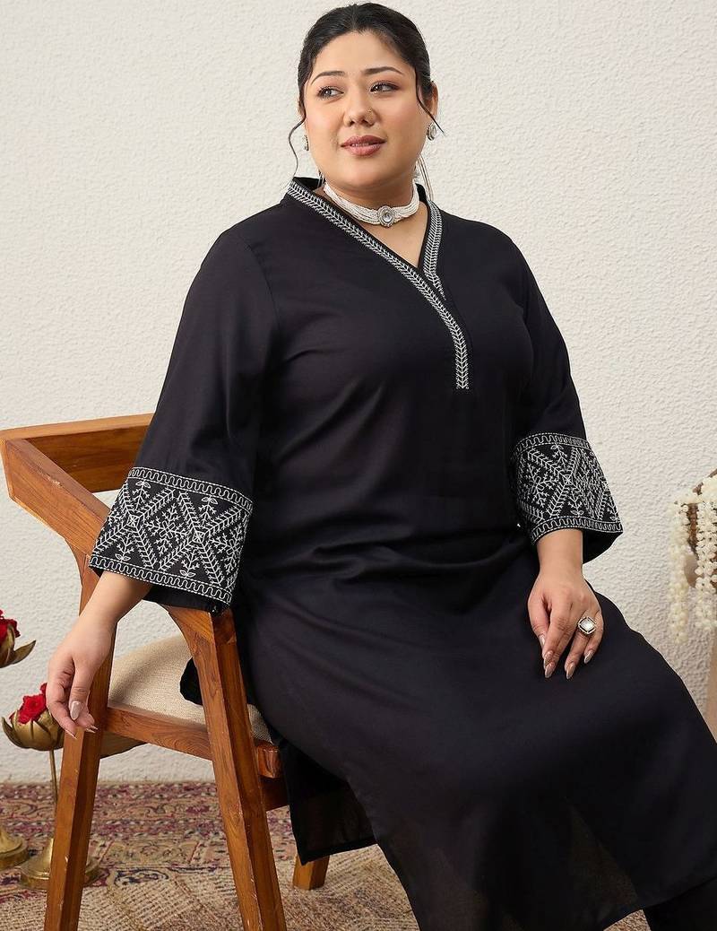 Plus Size Ethnic Motifs Embroidered Regular Thread Work Kurta with Trousers