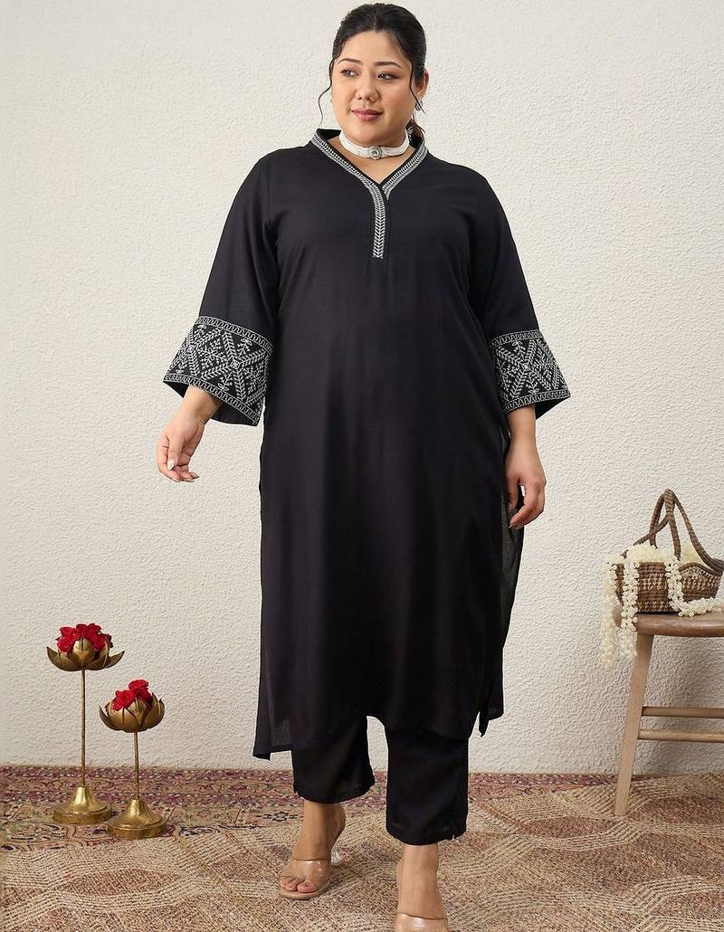 Plus Size Ethnic Motifs Embroidered Regular Thread Work Kurta with Trousers