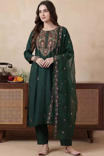 Women Floral Embroidered Regular Thread Work Kurta with Trousers & With Dupatta