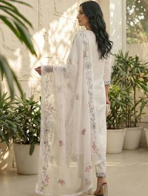 Women Floral Embroidered Regular Kurta with Trousers & With Dupatta 3