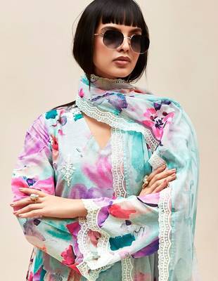 Women Floral Embroidered Regular Thread Work Kurta with Trousers & With Dupatta 2