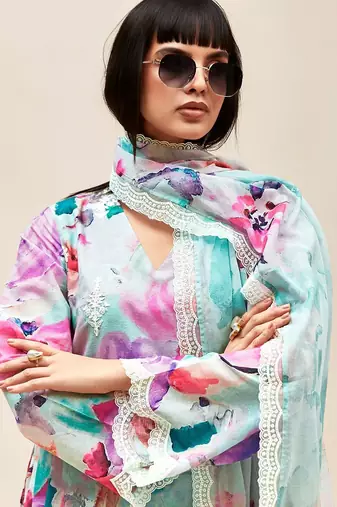 Women Floral Embroidered Regular Thread Work Kurta with Trousers & With Dupatta