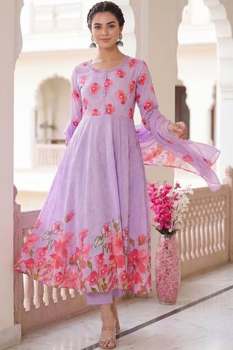 Women Floral Printed Tiered  Cotton Kurta with Trousers & With Dupatta