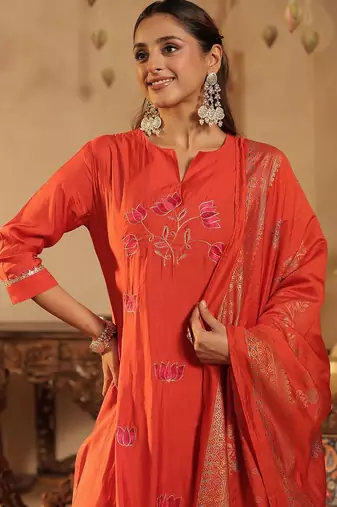 Women Ethnic Motifs Printed Kurta with Trouser& With Dupatta