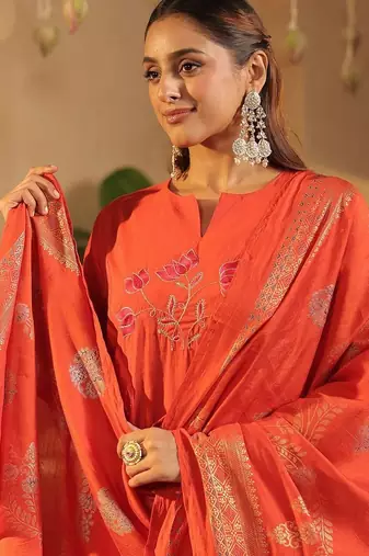 Women Ethnic Motifs Printed Kurta with Trouser& With Dupatta
