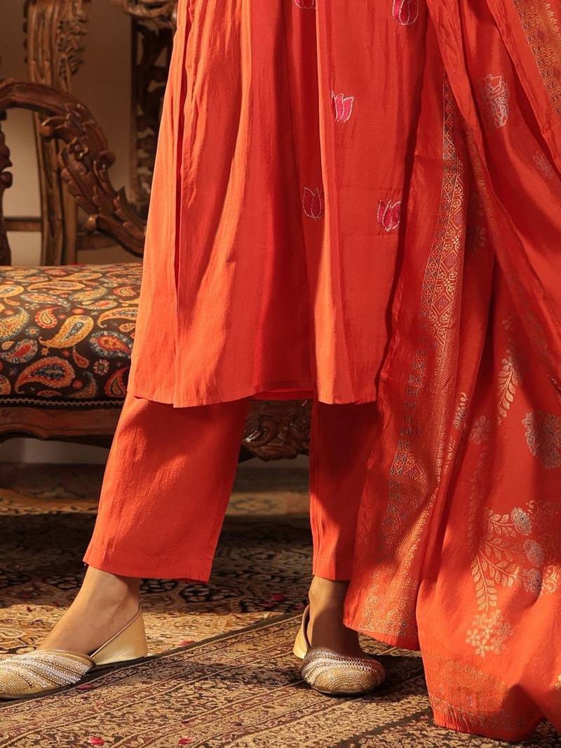 Women Ethnic Motifs Printed Kurta with Trouser& With Dupatta
