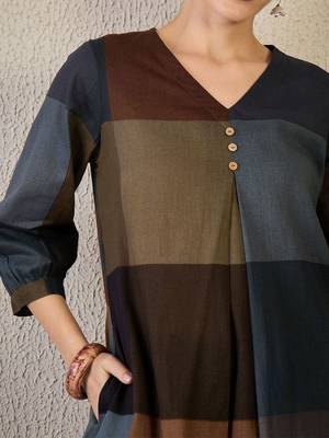 Adults-Women Colourblocked A-Line Kurta with Trousers 3