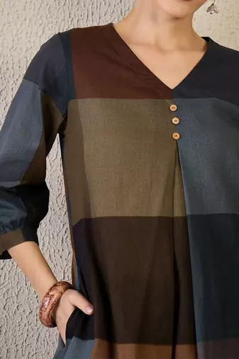 Adults-Women Colourblocked A-Line Kurta with Trousers