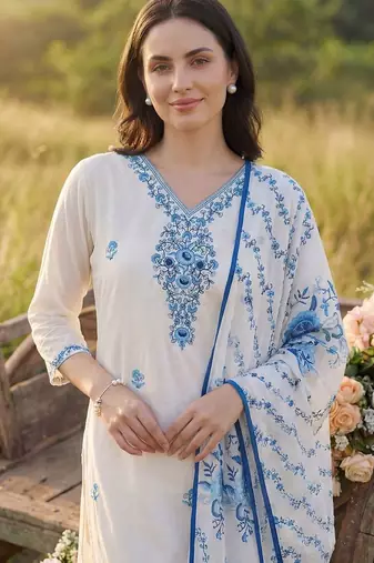 Women Floral Embroidered Regular Thread Work  Cotton Kurta with Trousers & With Dupatta