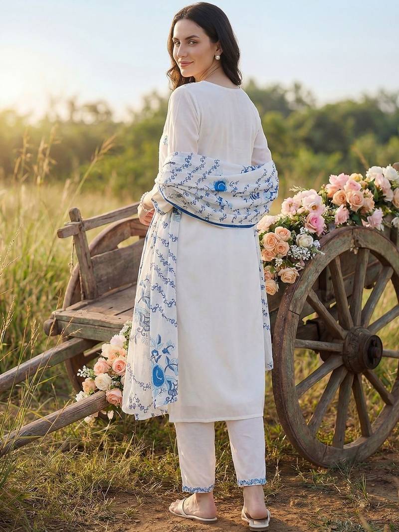 Women Floral Embroidered Regular Thread Work  Cotton Kurta with Trousers & With Dupatta
