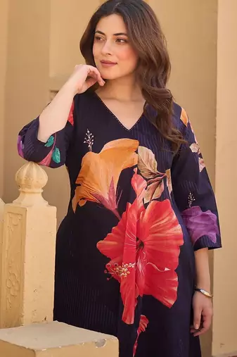 Women Floral Printed Regular Thread Work  Cotton Kurta with Trousers